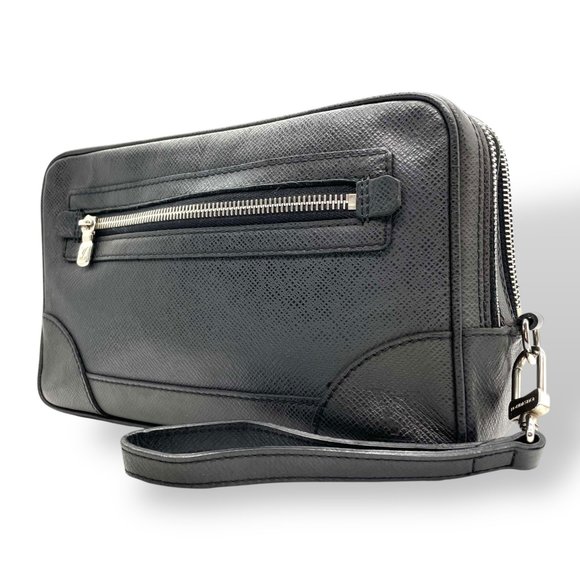 LOUIS VUITTON Black Leather Clutch Bag - Picture 1 of 16